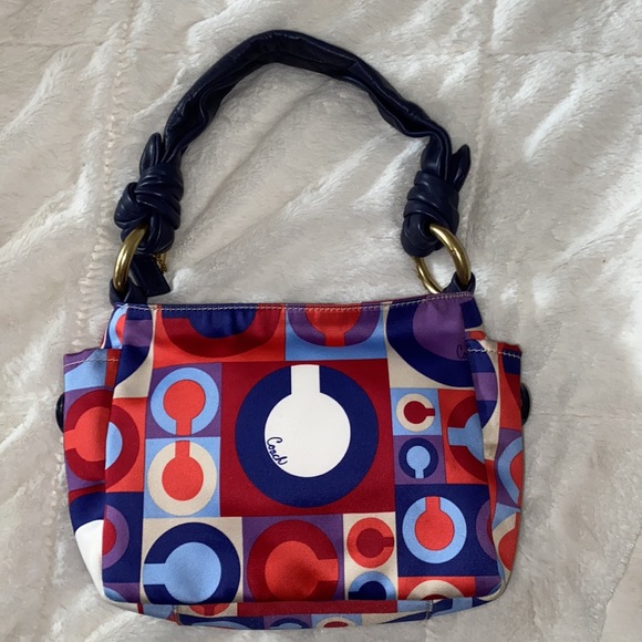 Small Coach Handbag with Leather Handle - Picture 4 of 6